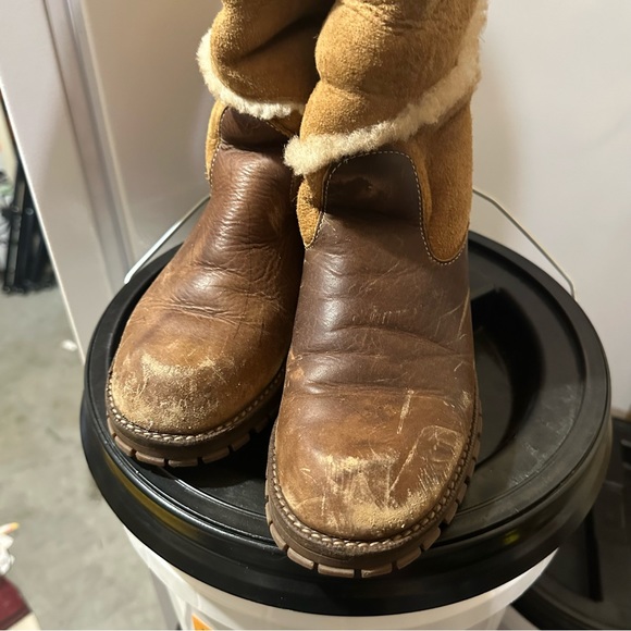 Unbranded shearling and leather boot with great tread size 8 - Picture 6 of 7
